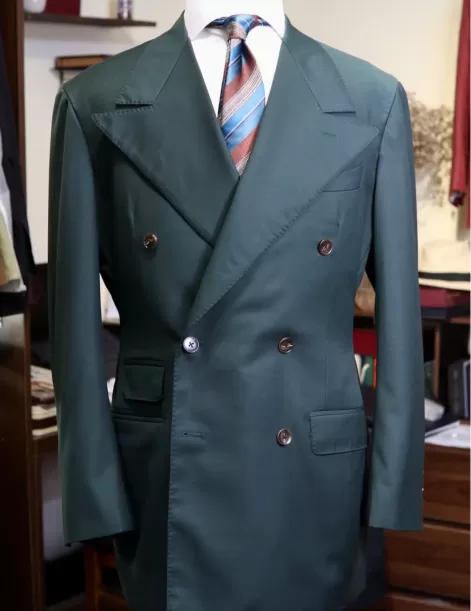 Cách Chọn Suit Phù Hợp Với Mùa Đông Hà Nội – Bí Quyết Chọn Vải & Kiểu Dáng Chuẩn Quý Ông